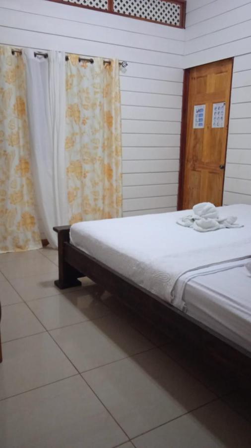 Hotel Liah'S Tortuguero Exterior photo