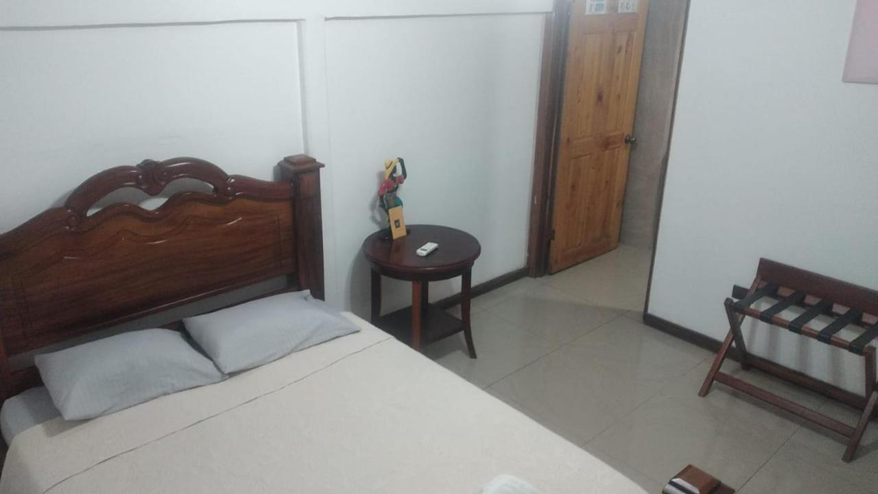 Hotel Liah'S Tortuguero Exterior photo